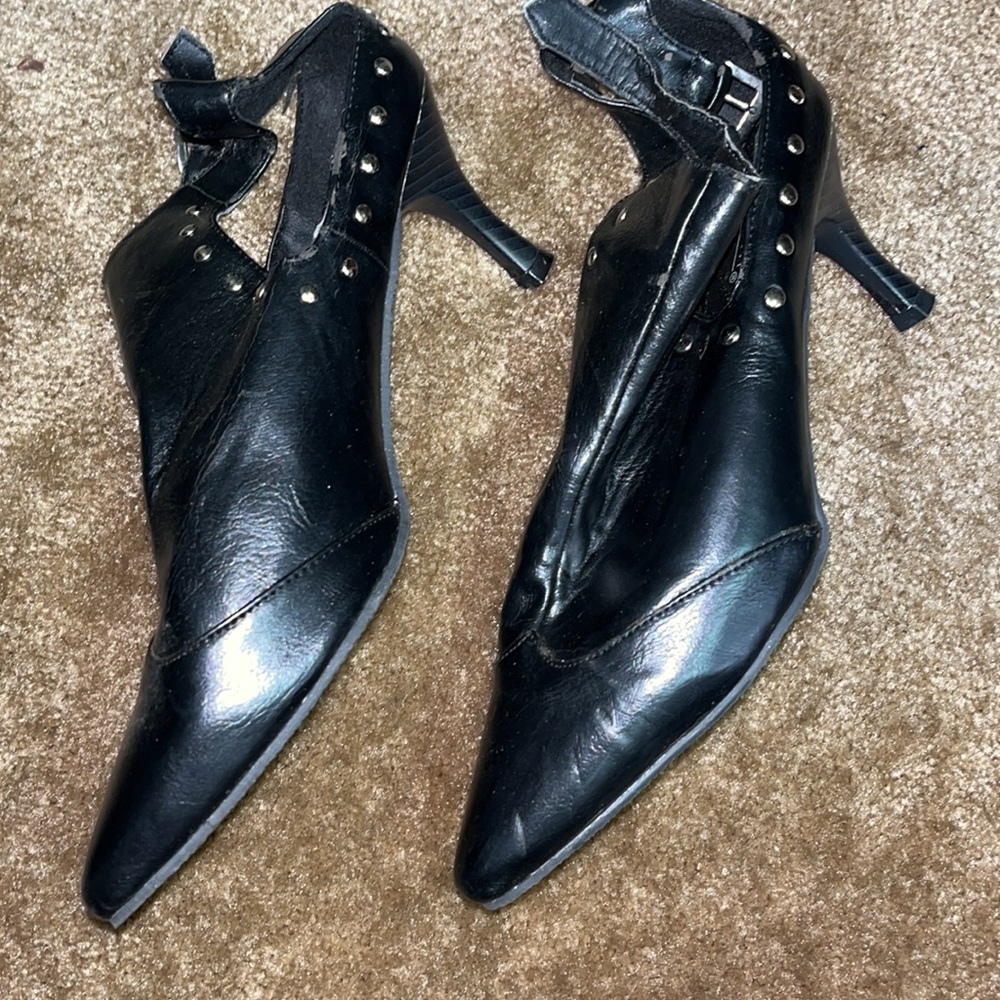 Via Accenti Heels - Picture 5 of 7